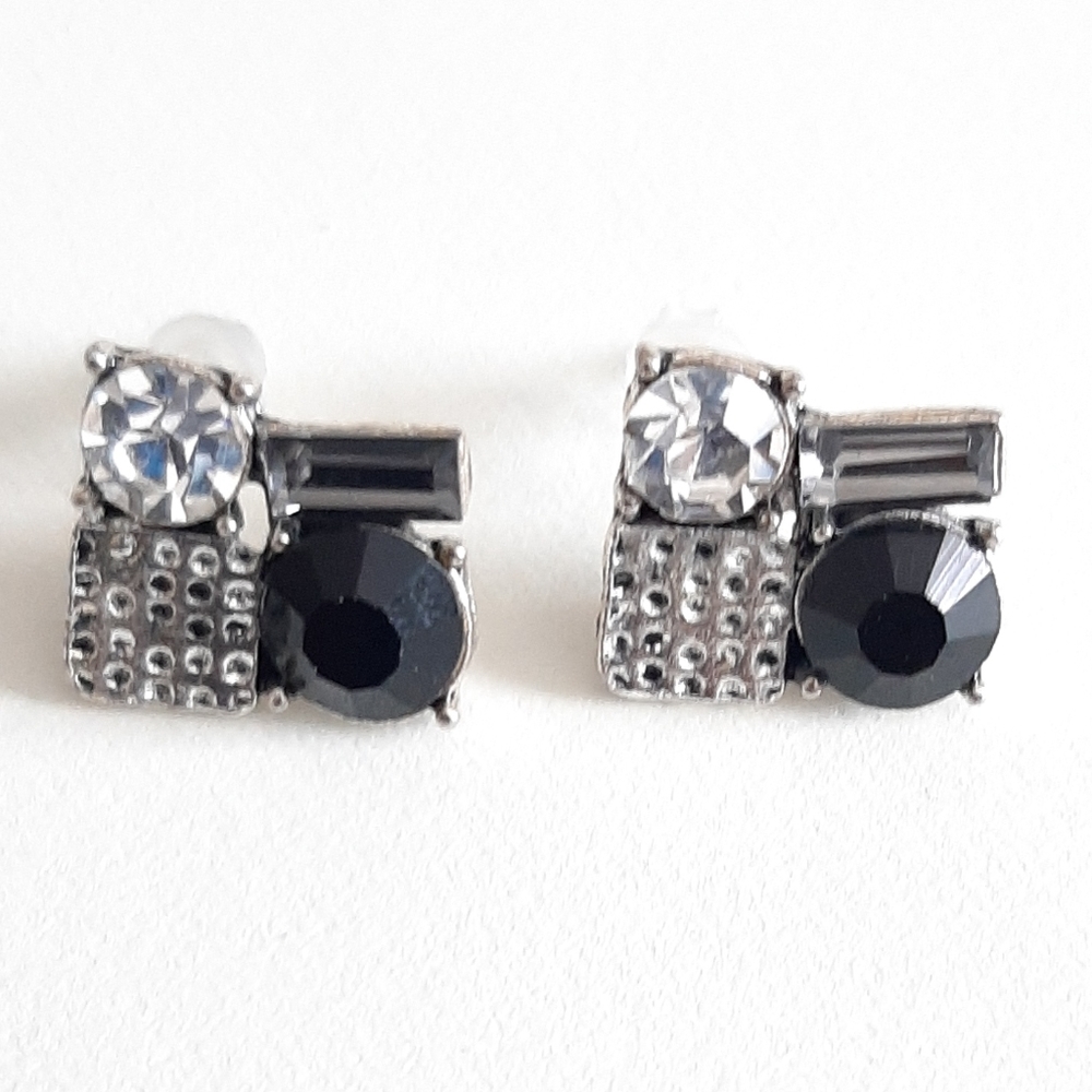 Black stone stud earring silver